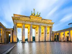 关于德国杯倒计时；法兰克福加时末段止住颓势；细节引发关注；悬念犹存；轮换策略成焦点的信息