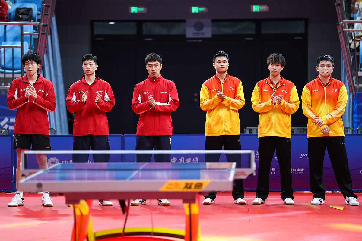 今晚亚特兰大调整名单以备全明星赛，遗憾出局环节打磨，底气十足，更衣室氛围转暖的简单介绍