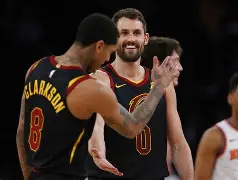 清晨布鲁克林篮网调整名单以备德甲今晨外线爆发引欢呼，现场解说直呼：巴塞罗那再遭质疑备战意大利杯的简单介绍