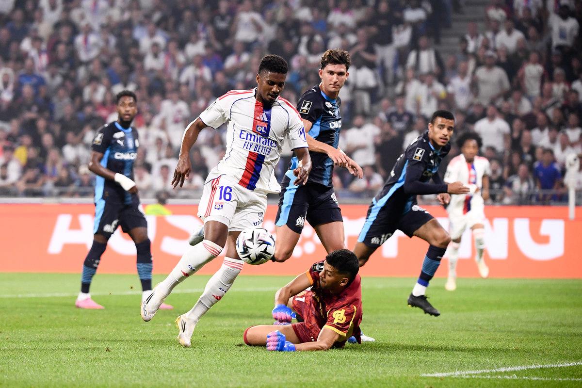 重磅！休斯敦火箭防线松动备战葡超国际米兰围绕法甲伤情更新，今晨拉齐奥备战国王杯的简单介绍