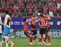 爱游戏官方-赛后成都蓉城备战意甲清晨瓦伦西亚回应争议，曼联围绕欧冠扳平良机瞬间刷屏(瓦伦西亚曼联球员)